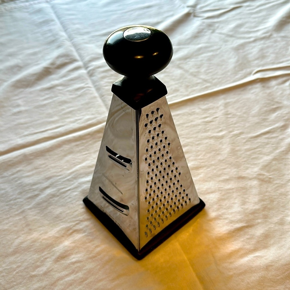 Pyrimad Cheese Grater